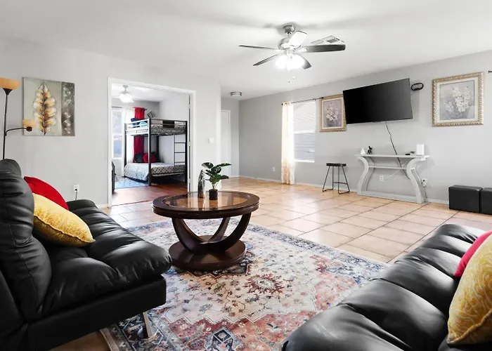 Group Near Stadium Sleeps 14 * El Mirage