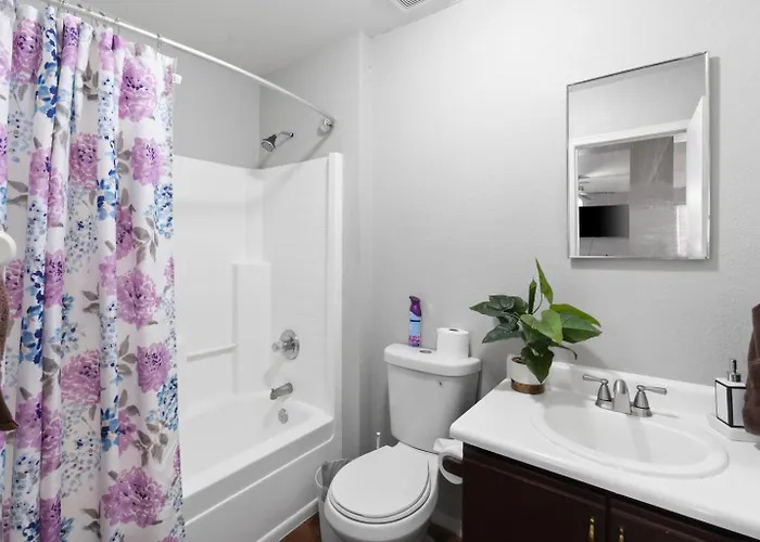 Holiday home Group Near Stadium Sleeps 14 El Mirage